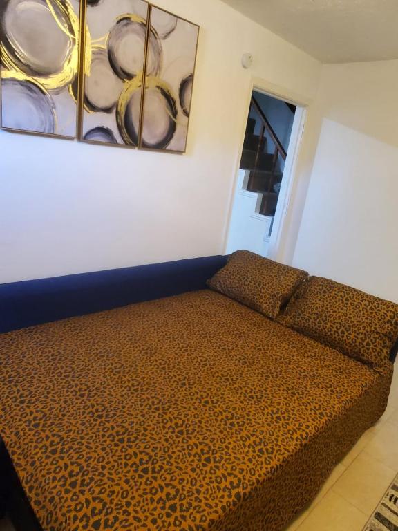 Posezení v ubytování Cozy, unique & Private apartment in Spring near IAH