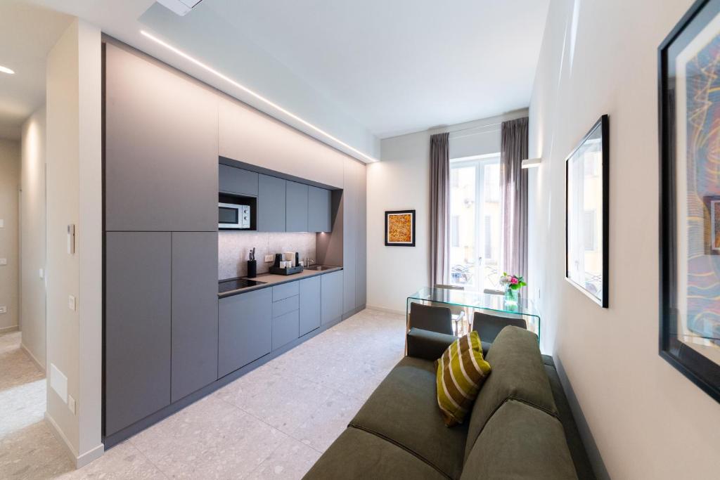 REGO APARTMENTS - Boutique Aparthotel with some off-site apartments in a Charming Historic District close to Upper Town - Superior Appartement Met 1 Slaapkamer En Balkon