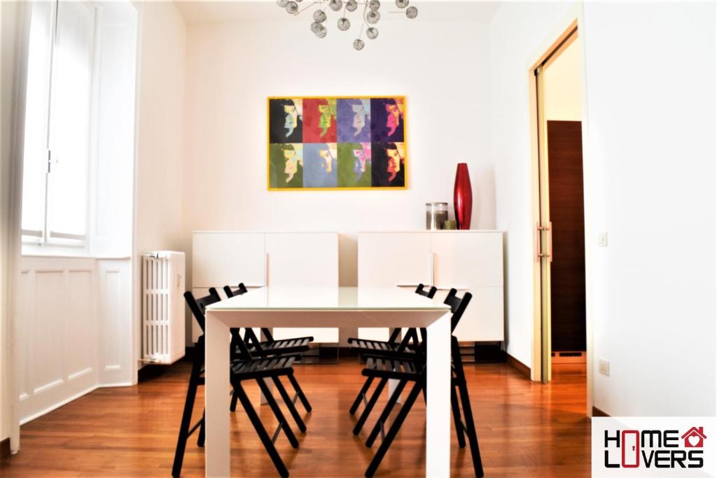 HomeLovers Two room Porta Venezia MM1