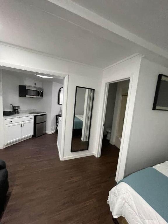 Kuchyň nebo kuchyňský kout v ubytování Gatehouse Motel