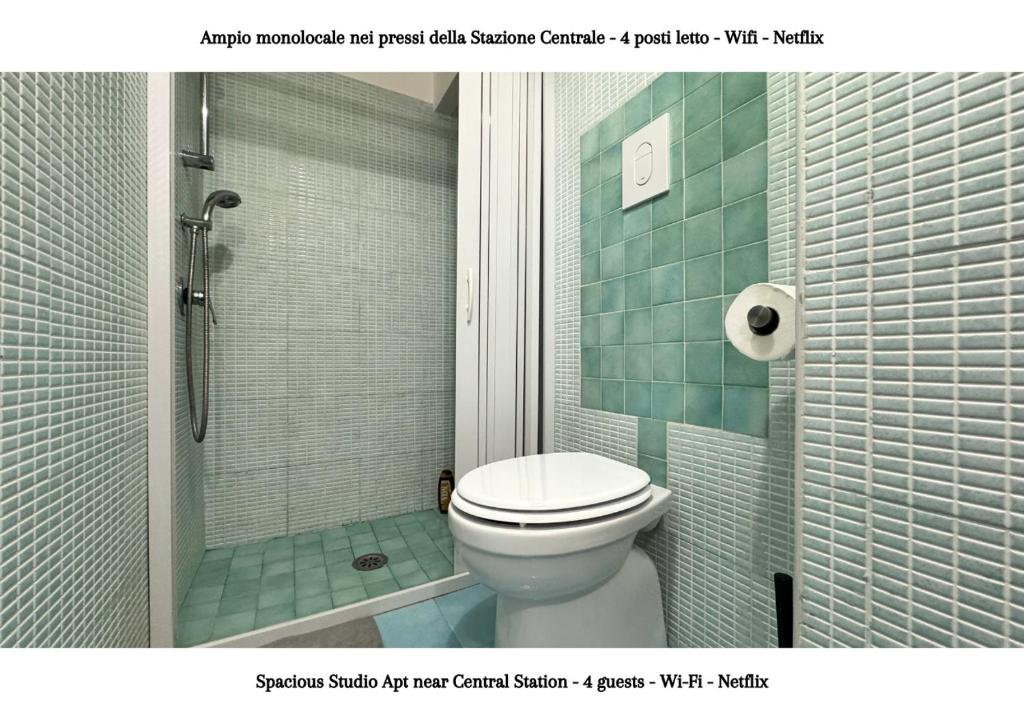 Kúpeľňa v ubytovaní METRO GARIBALDI - Loft con Wifi e 4 posti letto presso la Stazione Centrale di Napoli