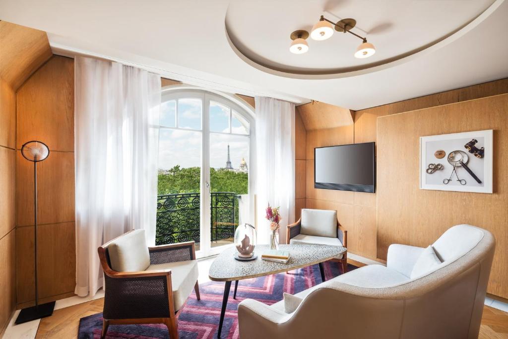 Eiffel Suite