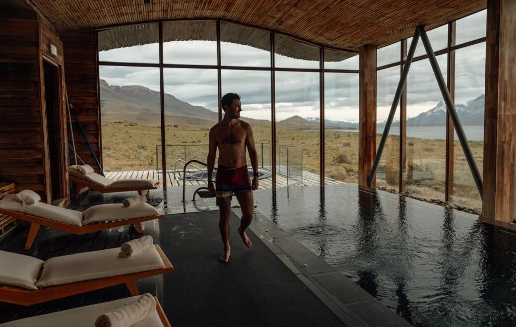 Nespecifikovaný výhled na hory nebo výhled na hory při pohledu z hotelu
