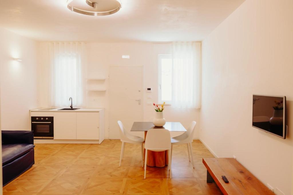Kuchyň nebo kuchyňský kout v ubytování Venti D'Amare Suites