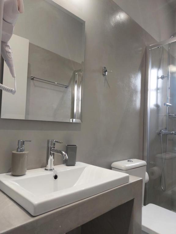 Mary's Studios & Apartment - 10