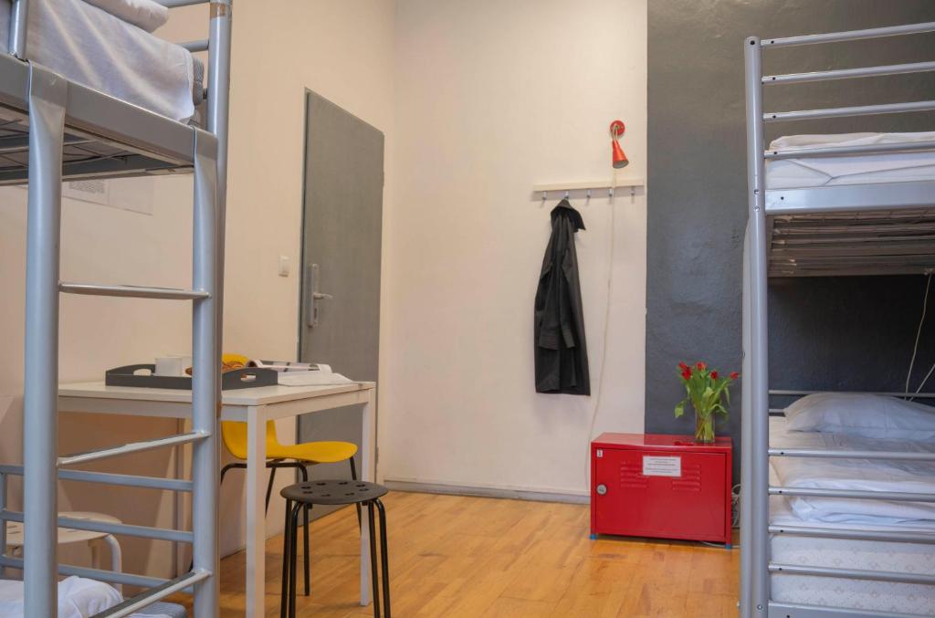 Posteľ alebo postele v izbe v ubytovaní New World St Hostel and Private Room