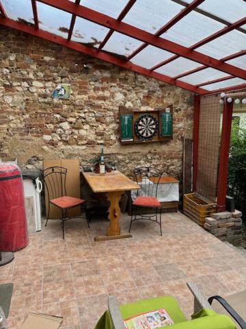 Αίθριο ή υπαίθριος χώρος στο Downtown apartment with garden