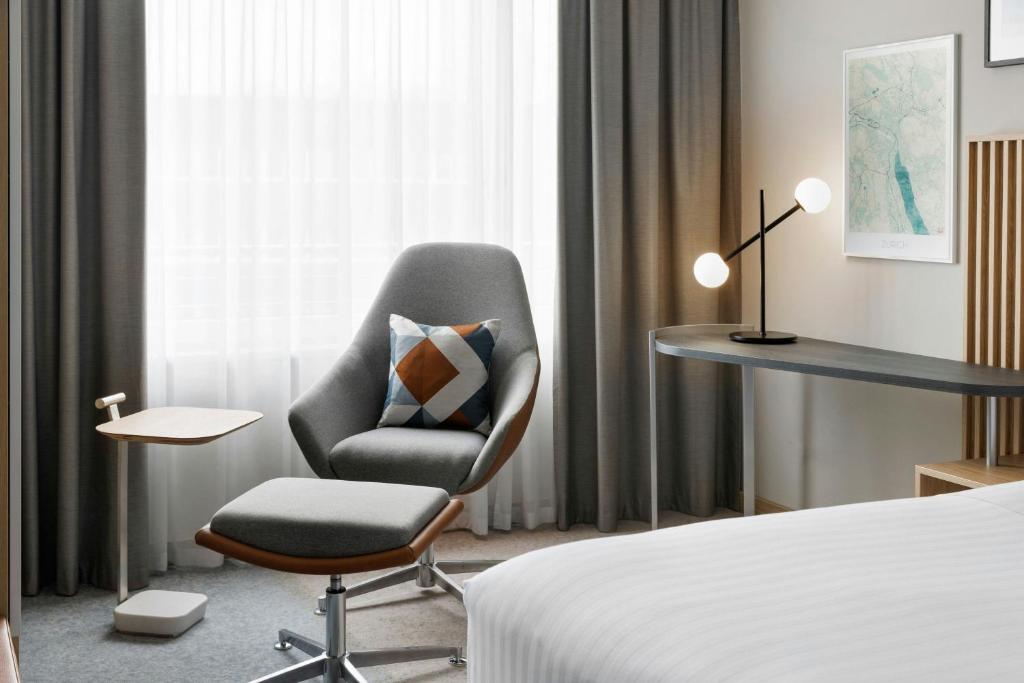 Posezení v ubytování Courtyard by Marriott Zurich North