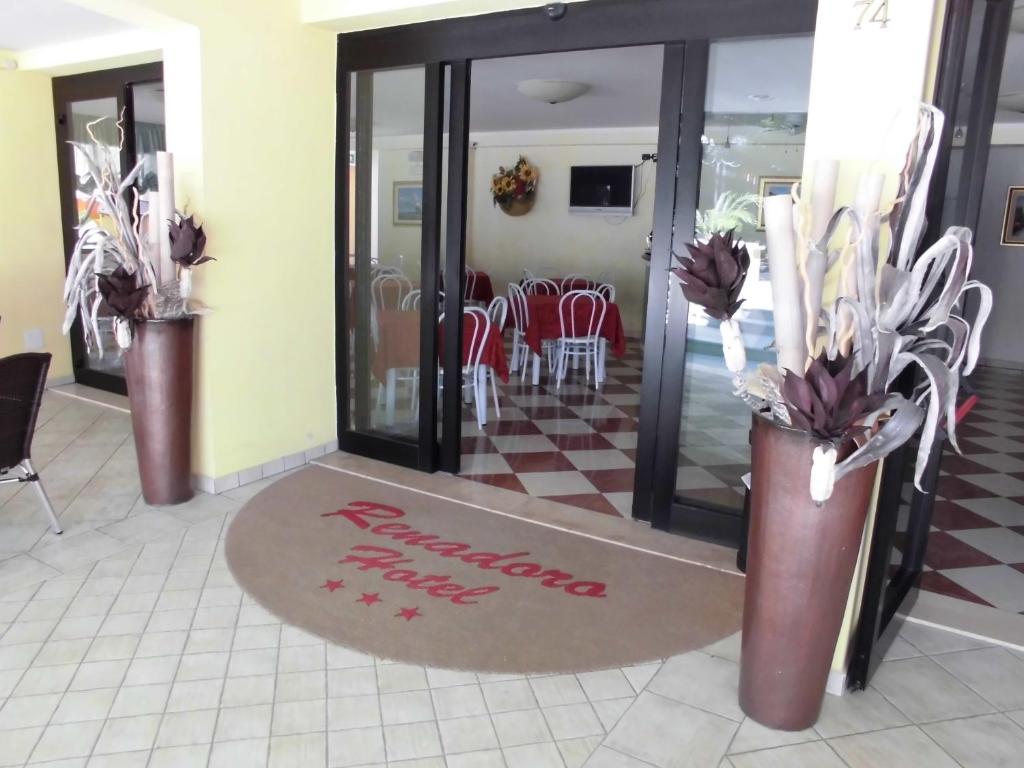 A restaurant or other place to eat at Residence Renadoro