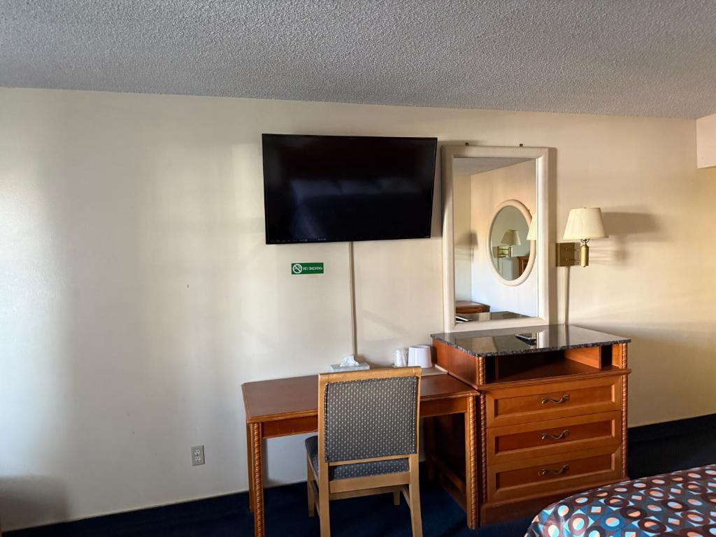 Fiesta Inn Los Angeles - Bell Gardens - Standard King Room