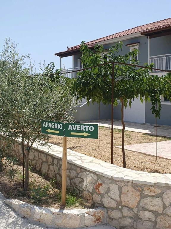 Fotografia z galérie ubytovania Dendra Apartments at Skala v destinácii Póros