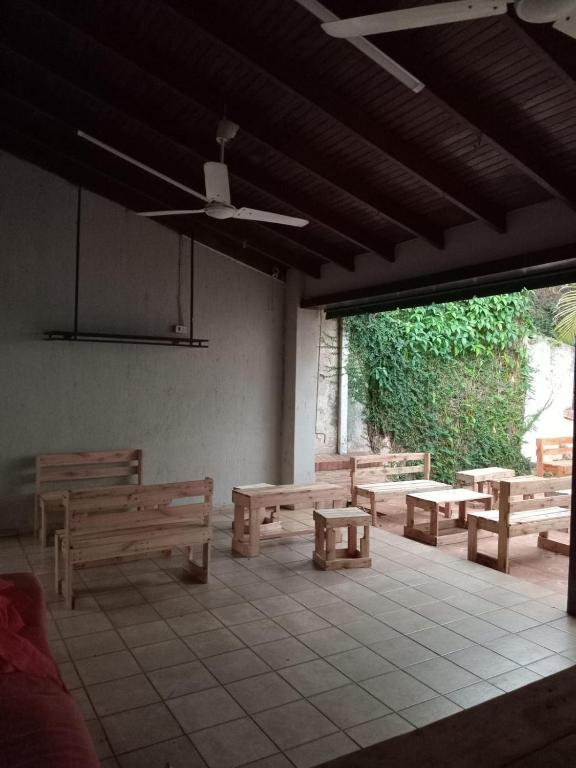 Posezení v ubytování Hostel La Bodega