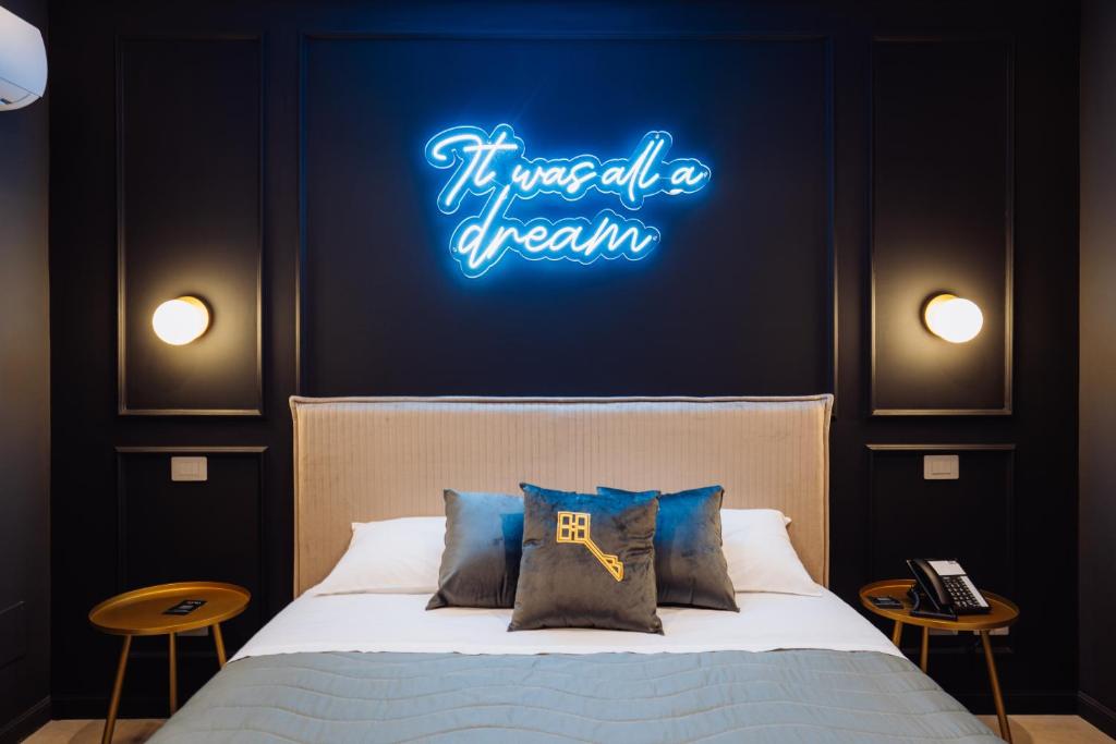 Heaven Room - Deluxe Double Room With Shower