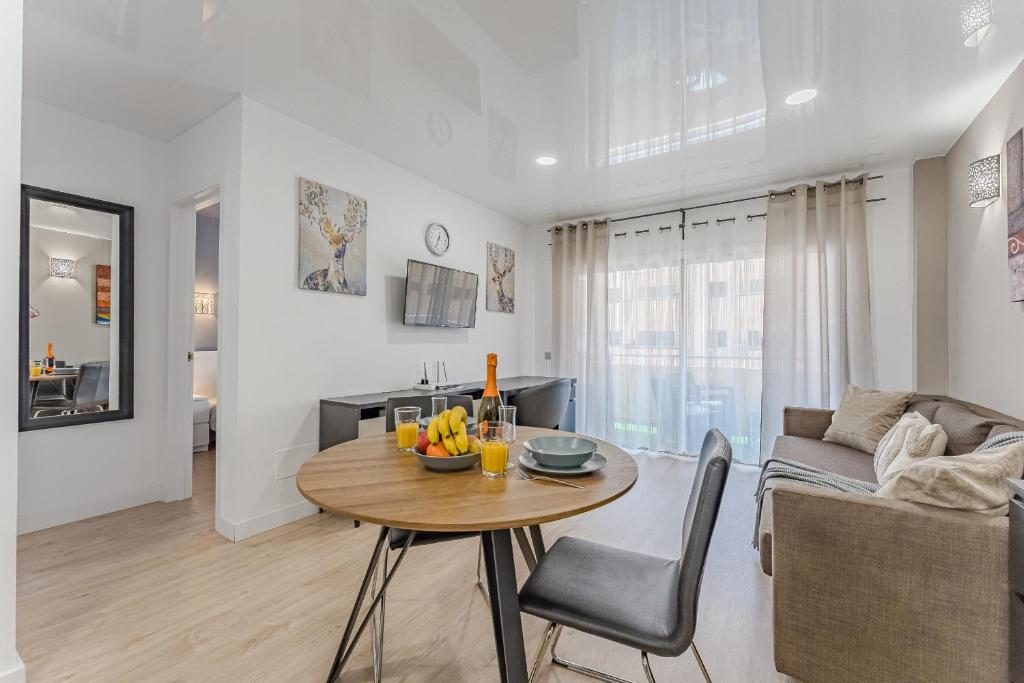 Modern sunny apartment 100m from the beach