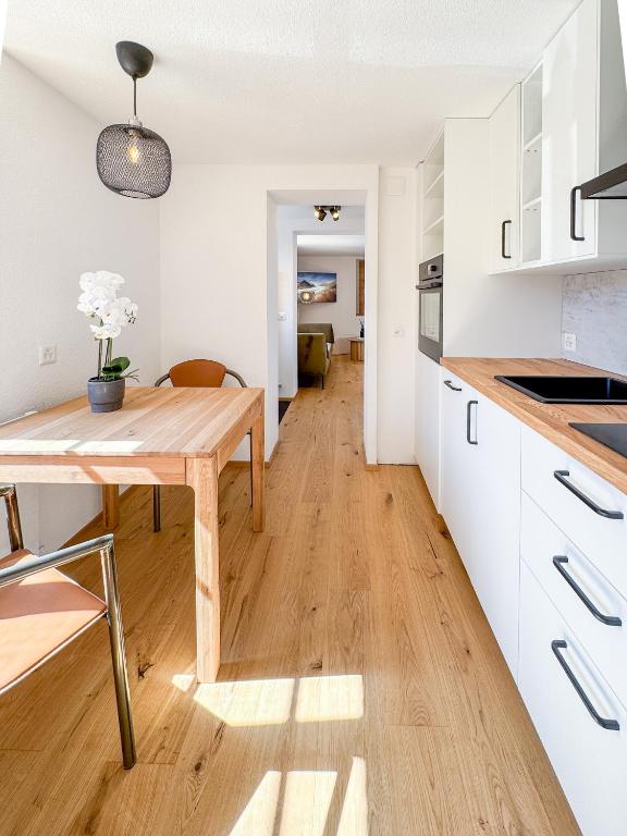 Kuchyň nebo kuchyňský kout v ubytování Zer Treichi Appartements