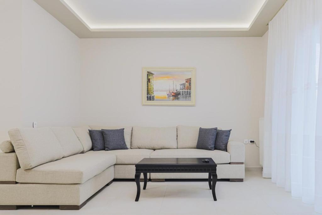 Posezení v ubytování Mourati House
