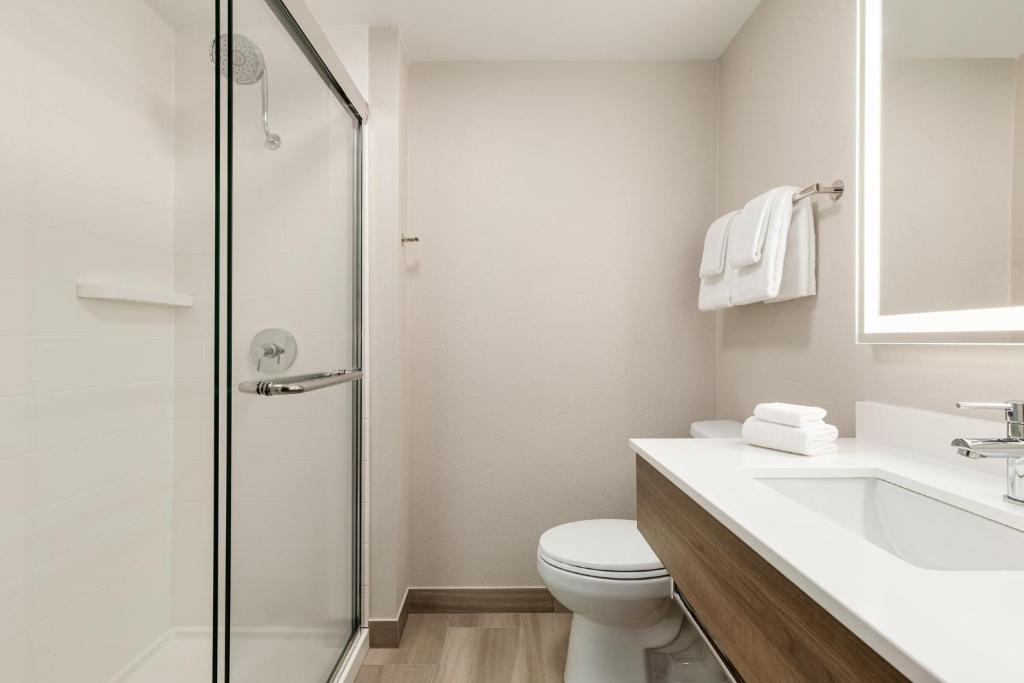 Holiday Inn Express Baltimore at the Stadiums by IHG photo