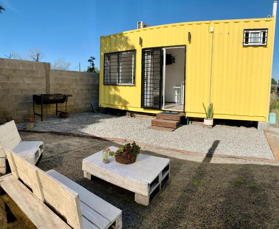 Το κτήριο όπου στεγάζεται  το διαμέρισμα