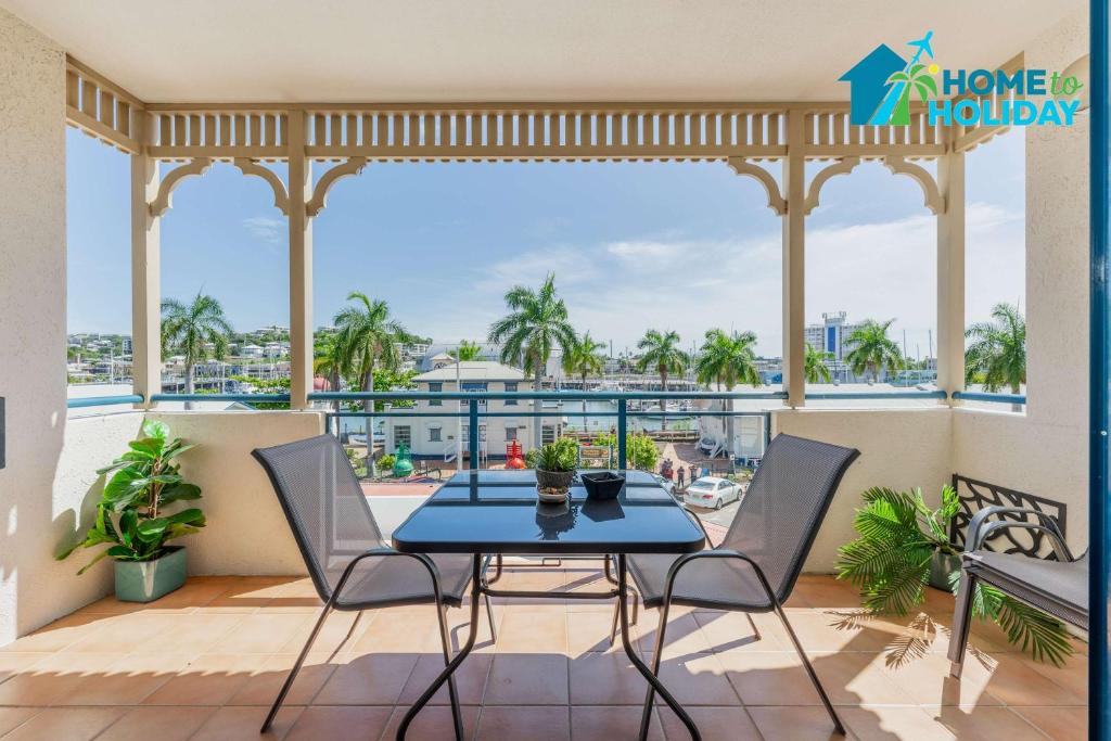 Μπαλκόνι ή βεράντα στο The Anchorage Escape Apartment - Steps away from City, Ferry and Stadium
