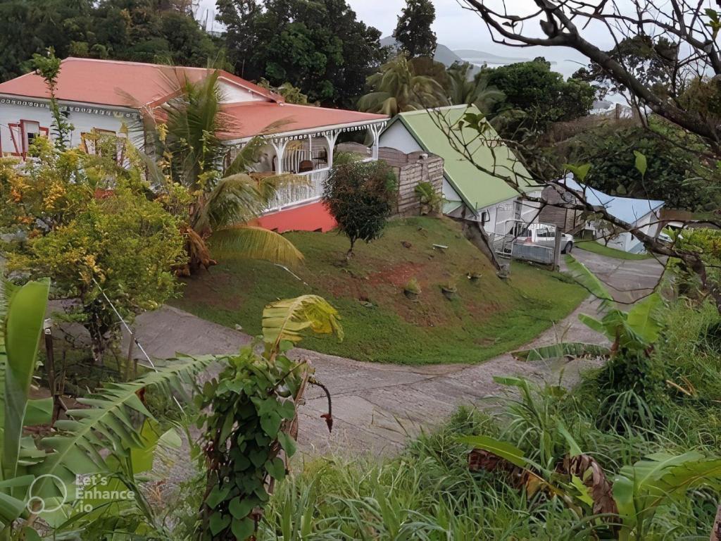Zahrada ubytování Bungalows Corail, F3 avec piscine à Sainte Luce