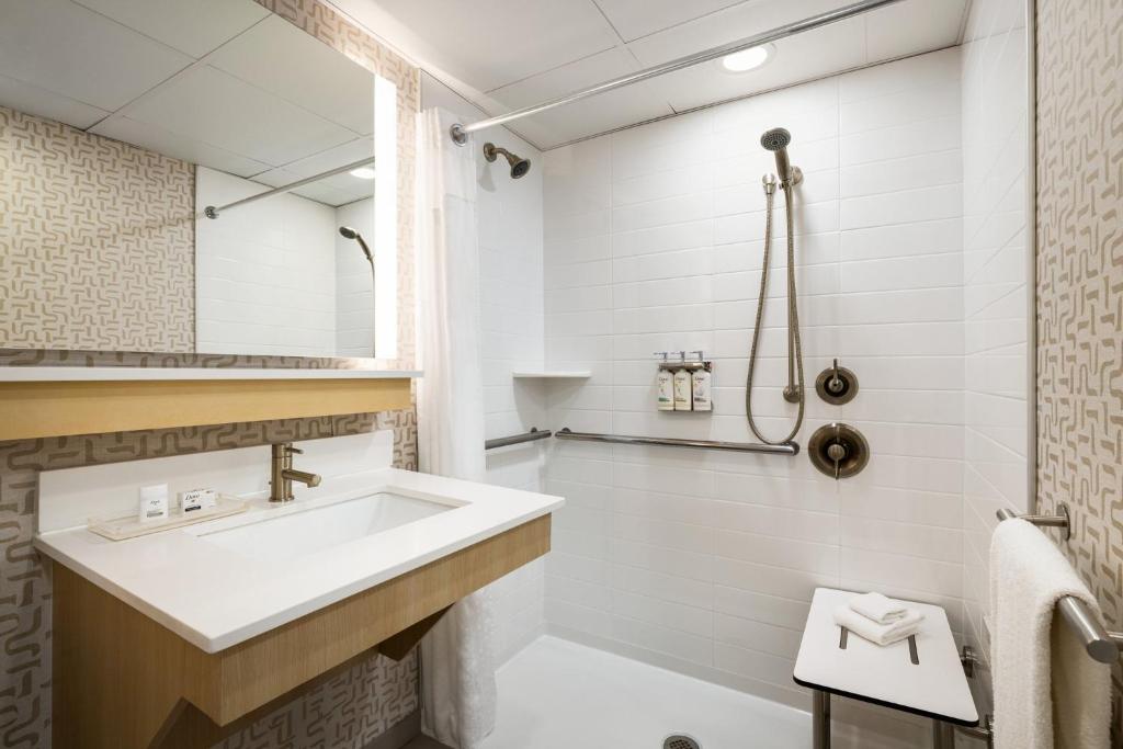 Holiday Inn Ocean City, an IHG Hotel - 