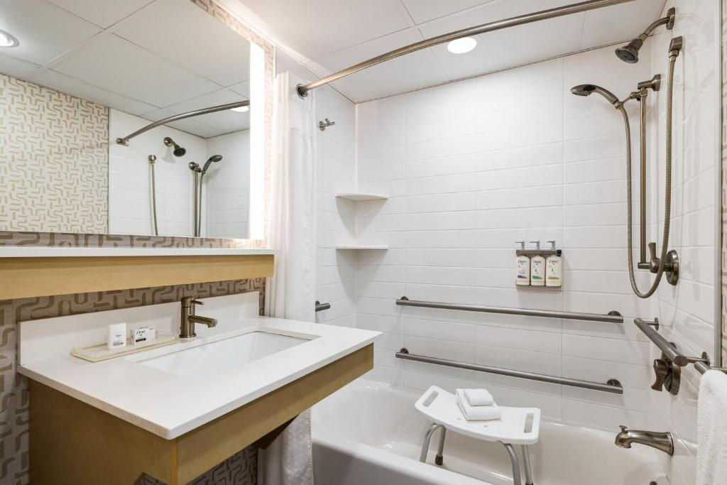 Holiday Inn Ocean City, an IHG Hotel - 
