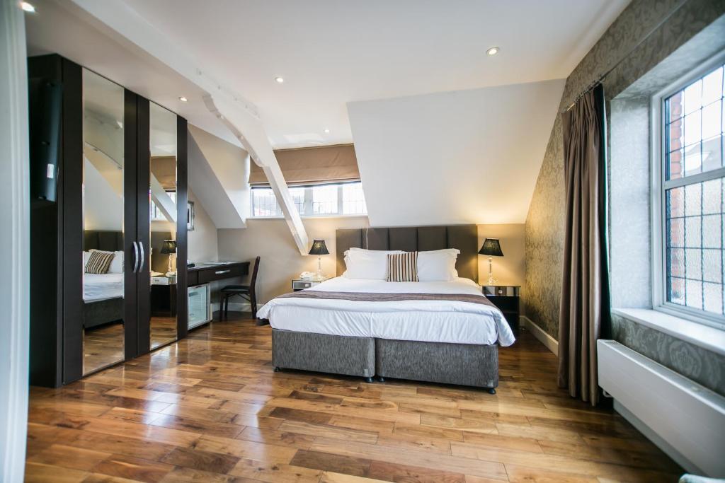 The Pillar Hotel - Resim 19