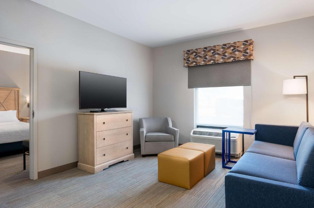 Hampton Inn & Suites by Hilton Dodge City Boot Hill Casino - One-Bedroom Queen Suite - Non-Smoking