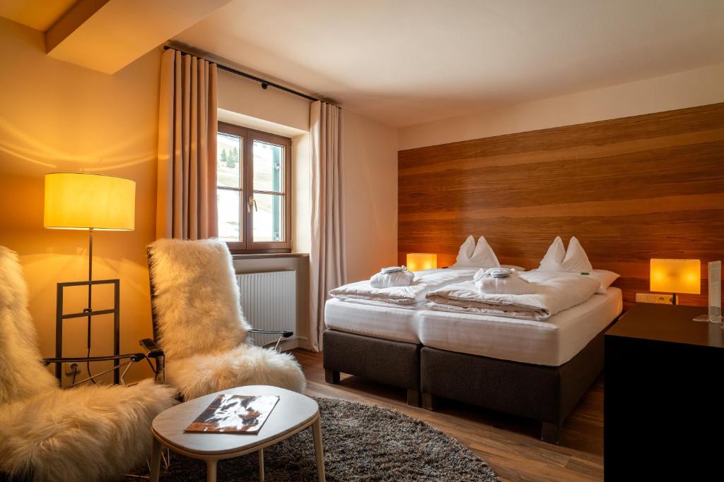 Hinterwies – Ski In / Lodge / Dine - 4