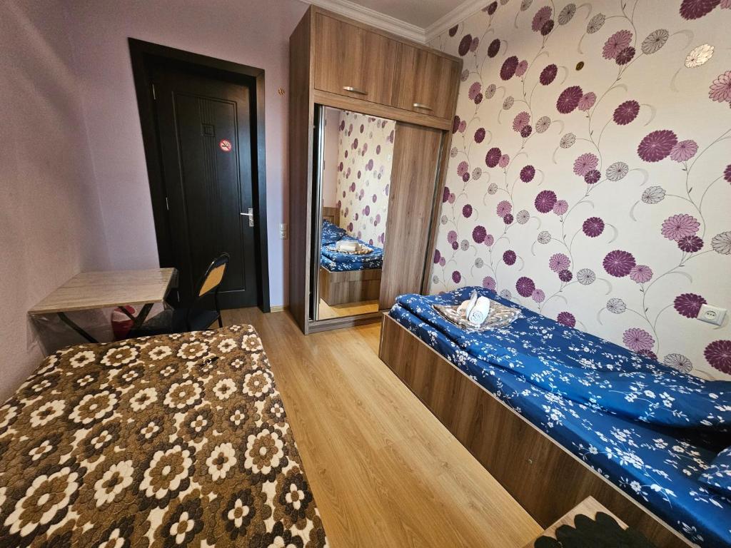 Llit o llits en una habitació de Guesthouse different