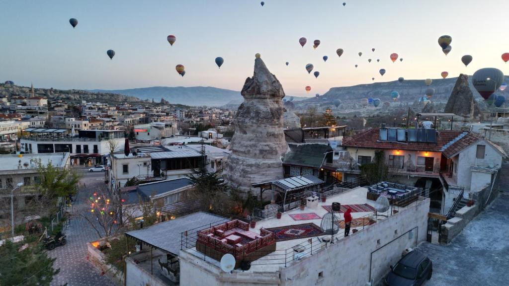 Glory Art Stone House - 9