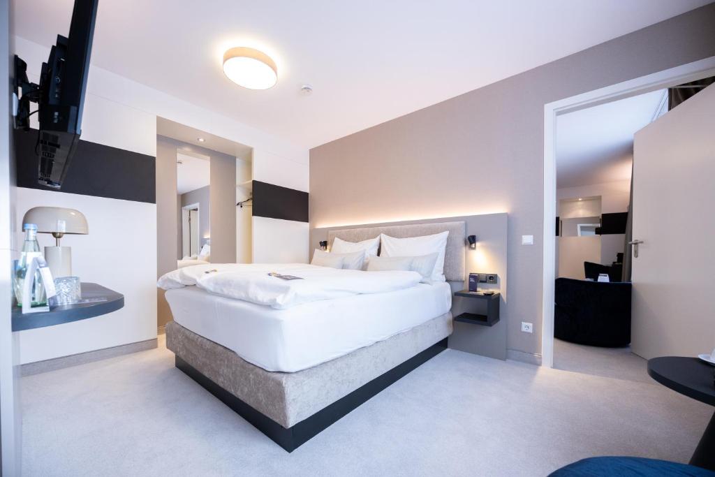Digital Hotel Kronjuwel by BRIGHT Waldkirch - Self Check-in - Family Room