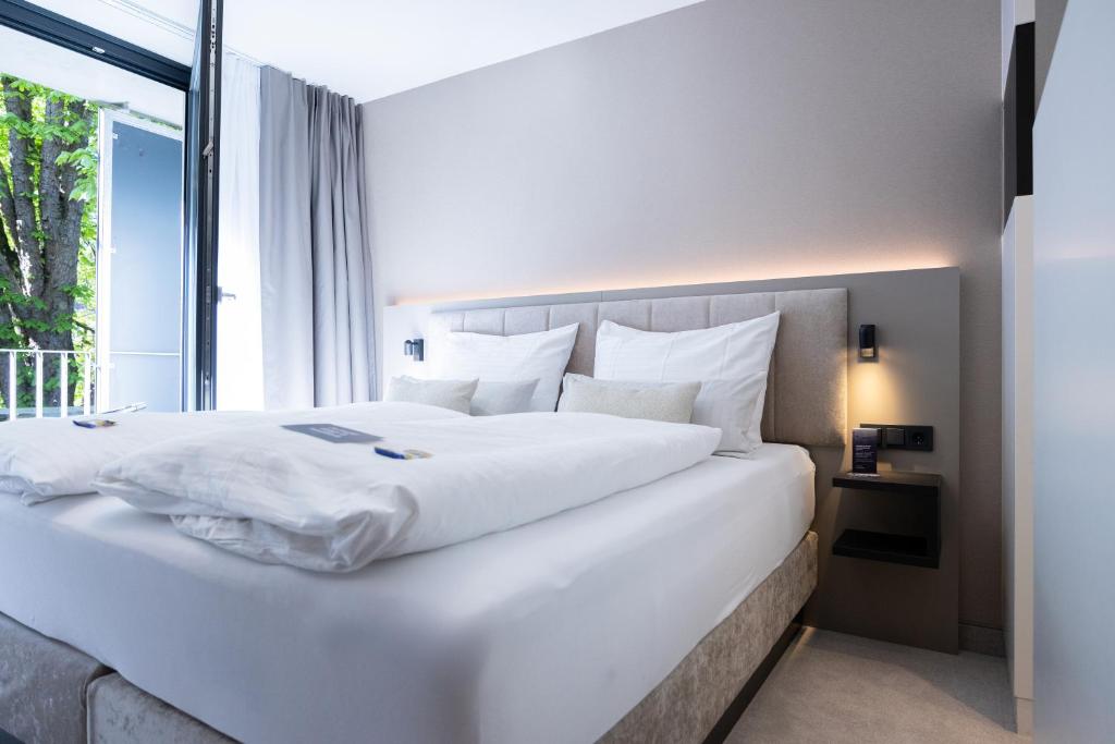 Digital Hotel Kronjuwel by BRIGHT Waldkirch - Self Check-in - Double Room With Balcony
