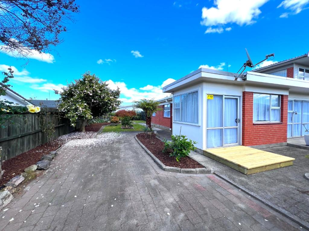 Rotorua Holiday Home - Prime Location - With Garden - Resim 33