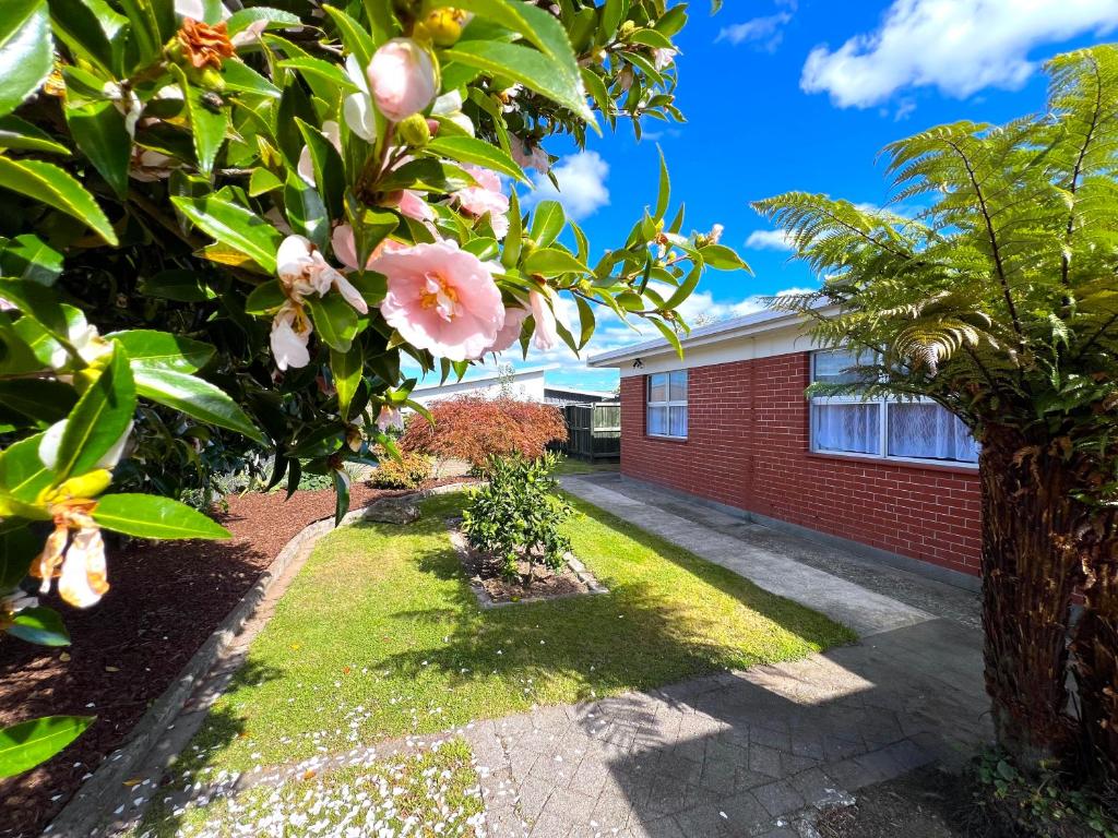 Rotorua Holiday Home - Prime Location - With Garden - Resim 30