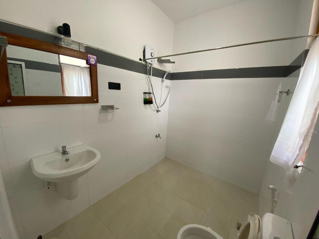 Sigiri Holiday Bungalow - 4