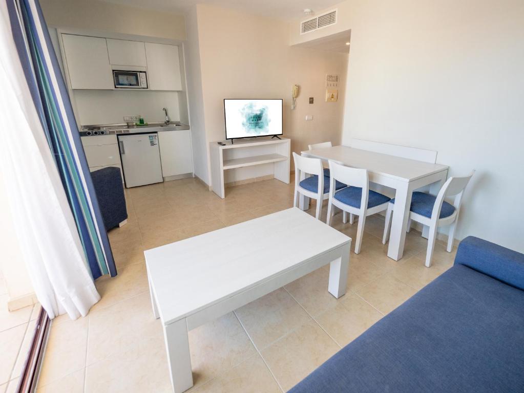 Kuchyň nebo kuchyňský kout v ubytování Prope Mare Apartamentos
