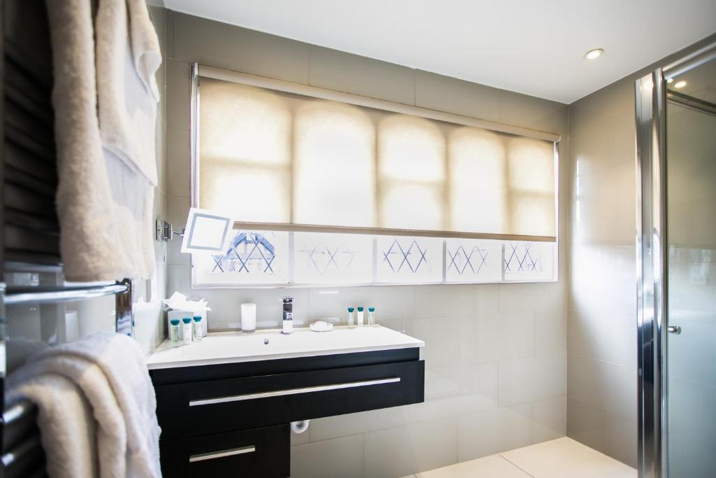 The Pillar Hotel - Resim 22