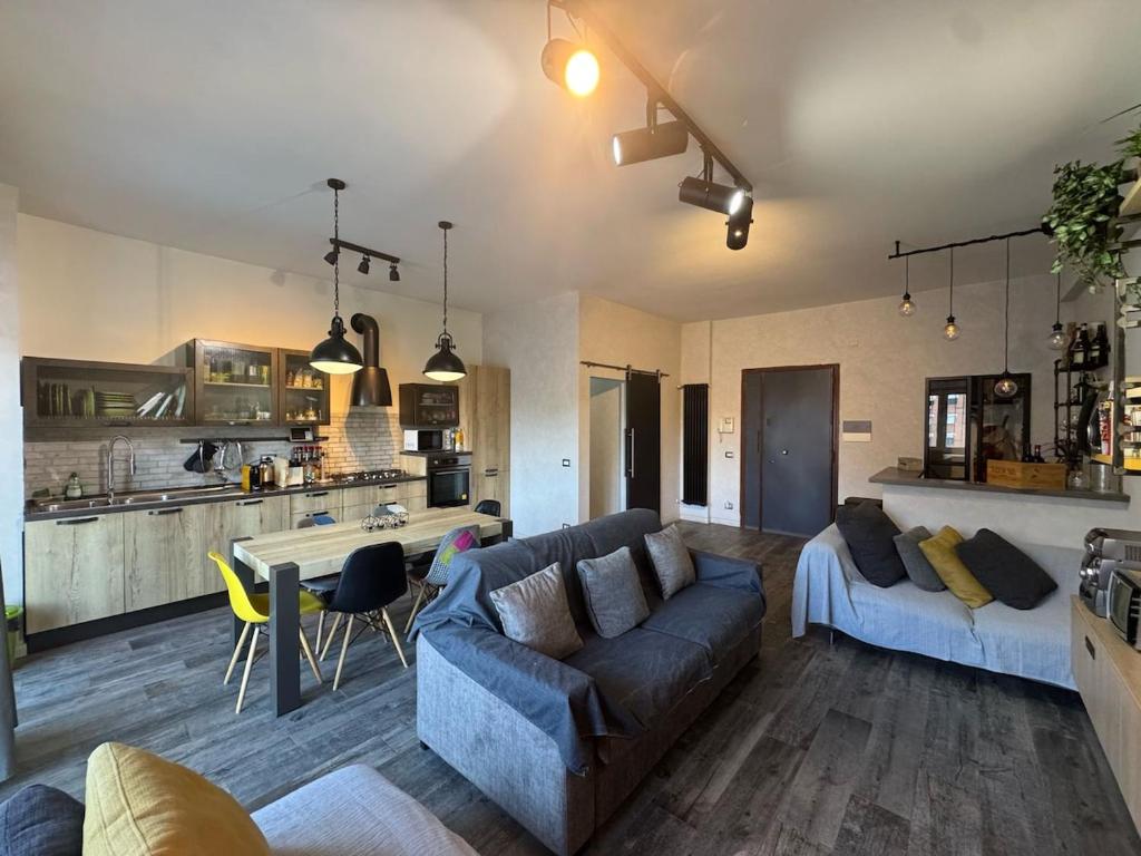 Relax & Explore Stylish Apartment in Rome