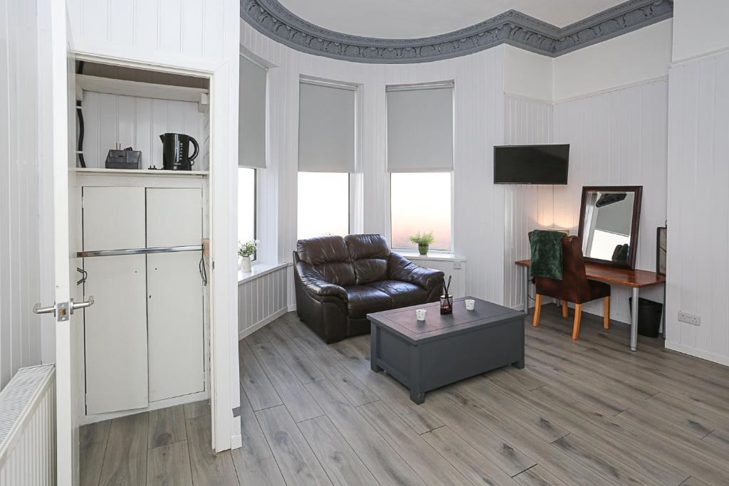 OYO Queens Quarter - Resim 7