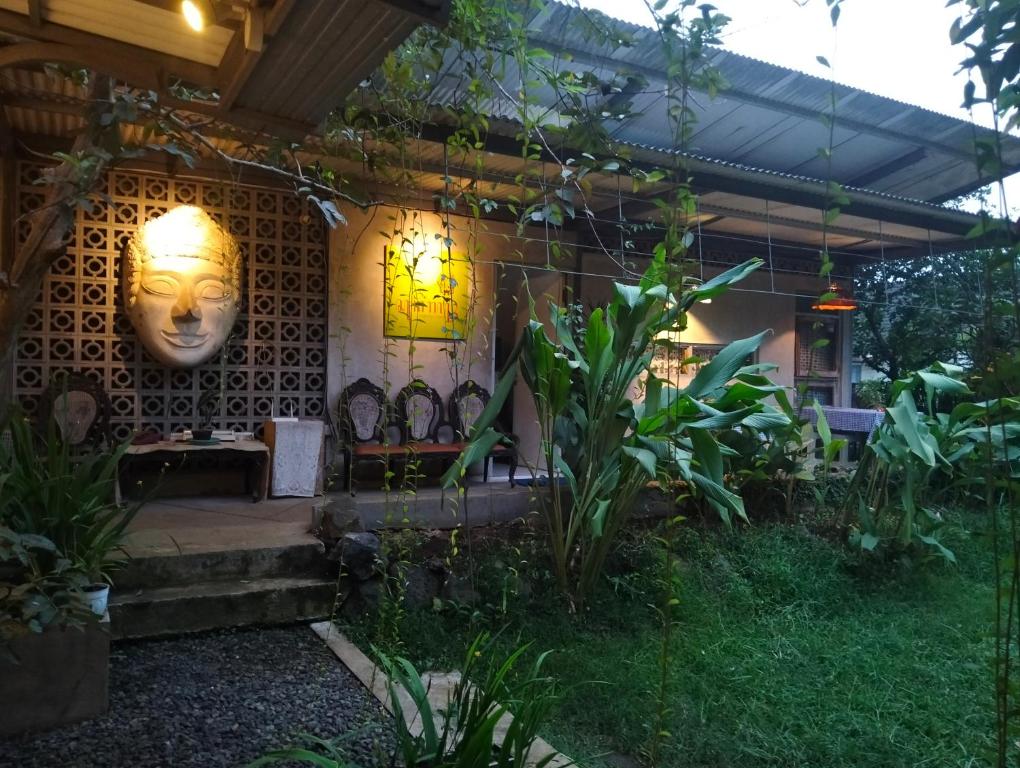 Zahrada ubytování Condro Wulan Hostel