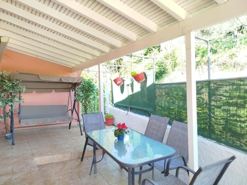 Balkón nebo terasa v ubytování Villa Cottage Eleni