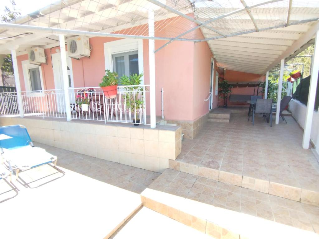 Balkón nebo terasa v ubytování Villa Cottage Eleni