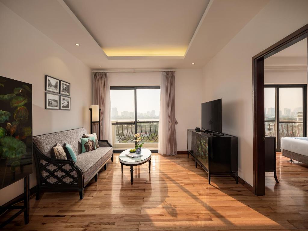 Elegant Suites Westlake - 17