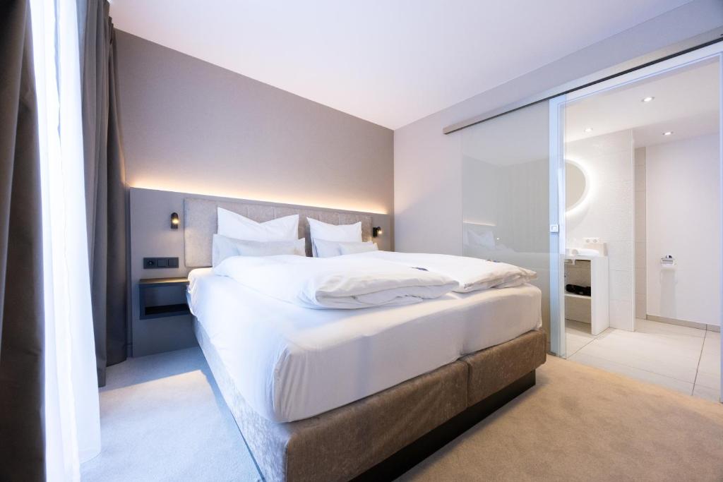 Digital Hotel Kronjuwel by BRIGHT Waldkirch - Self Check-in - Junior Suite