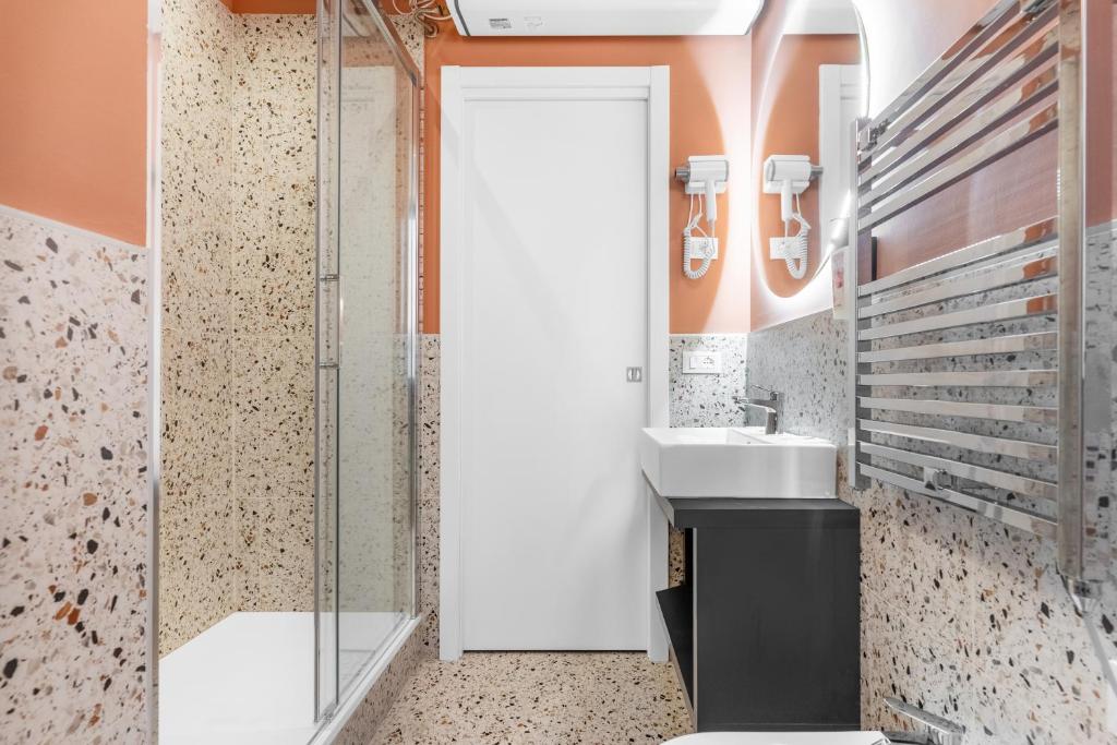 Torriani Suites Foresteria Lombarda - Resim 39