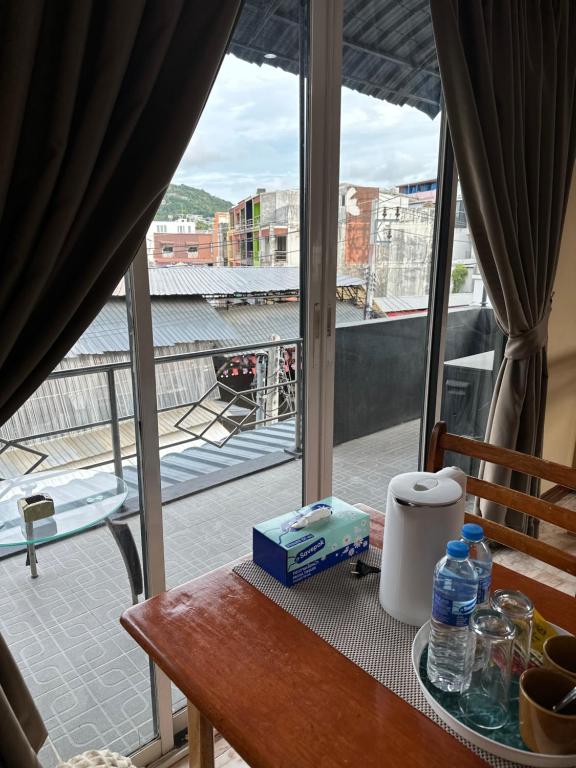 Balkón nebo terasa v ubytování BT hotel Kata Beach