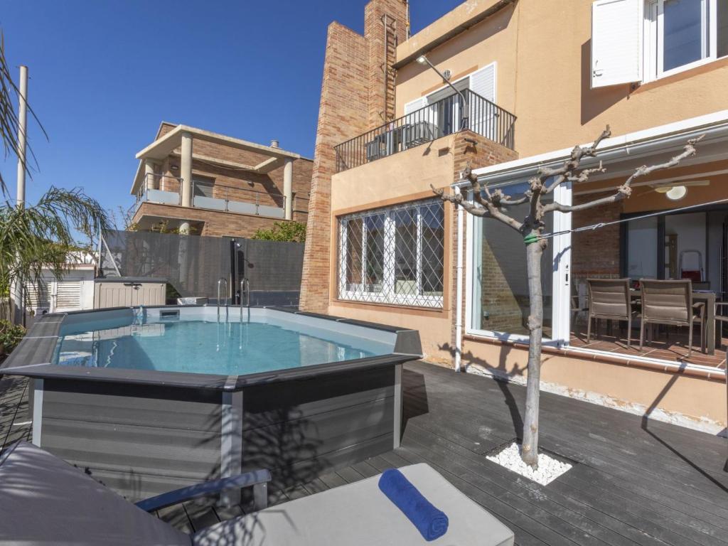 Bazén v ubytování Holiday Home Cantamar by Interhome nebo v jeho okolí