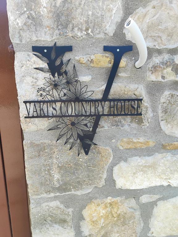 Certifikát, hodnocení, plakát nebo jiný dokument vystavený v ubytování Vaki's country house