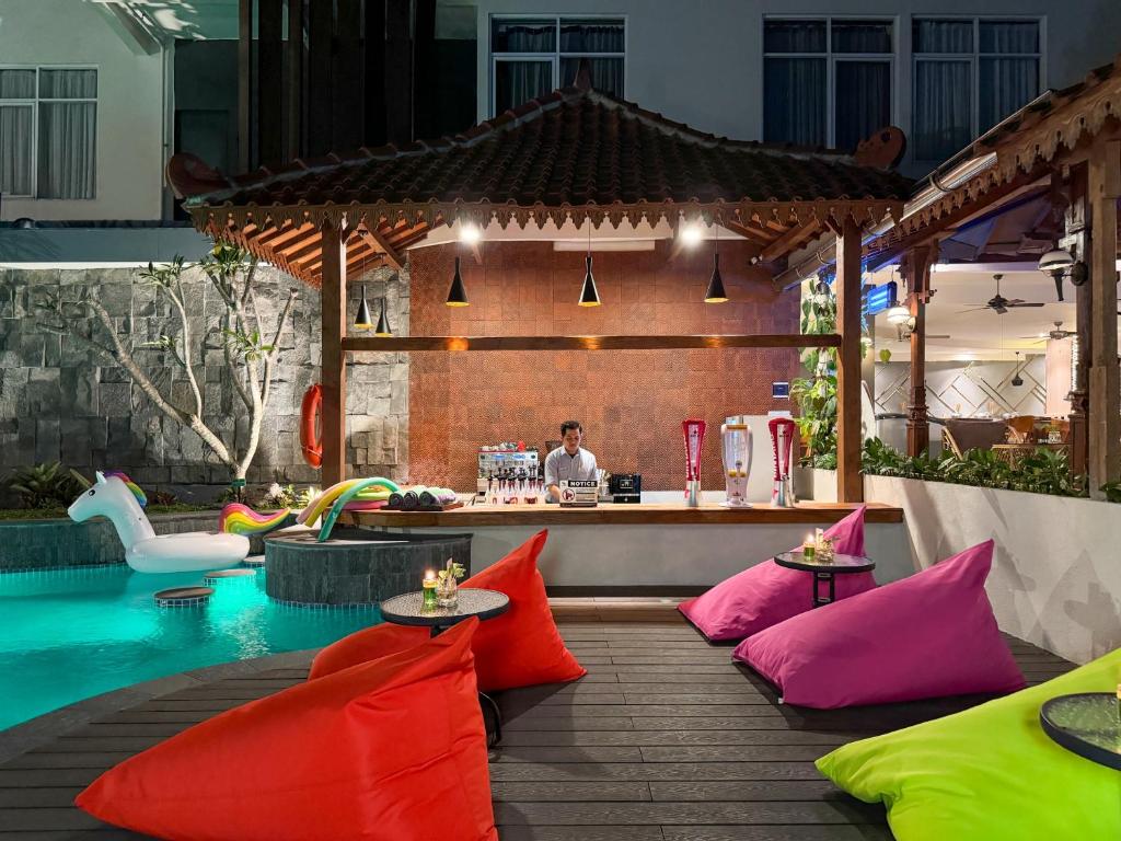 Posezení v ubytování Aveon Hotel Yogyakarta by Daphna Management